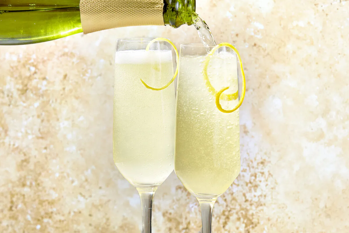 This classic cocktail is a mix of gin, lemon juice, and simple syrup, with Champagne poured on top. (Alex Lepe/TNS)