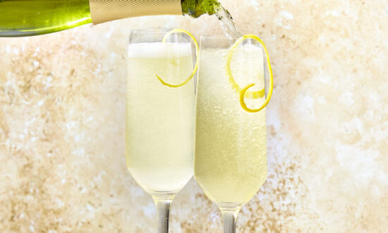 The 'French 75' Cocktail Will Make You Feel Like You're at a Fancy Restaurant