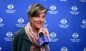 You Can Feel Something Divine in the Show, Toulon Theatergoers Say About Shen Yun