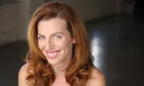 ‘South of Hope Street’ Film Star Unveils Self-Written Solo Show About Hollywood Pitfalls