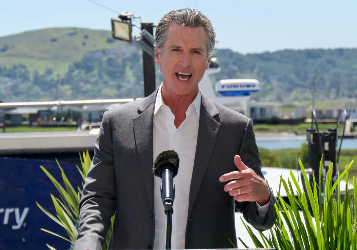 California Gov. Gavin Newsom meets with delegates from Norway in Larkspur, Calif., on April 17, 2024. (Travis Gillmore/The Epoch Times)