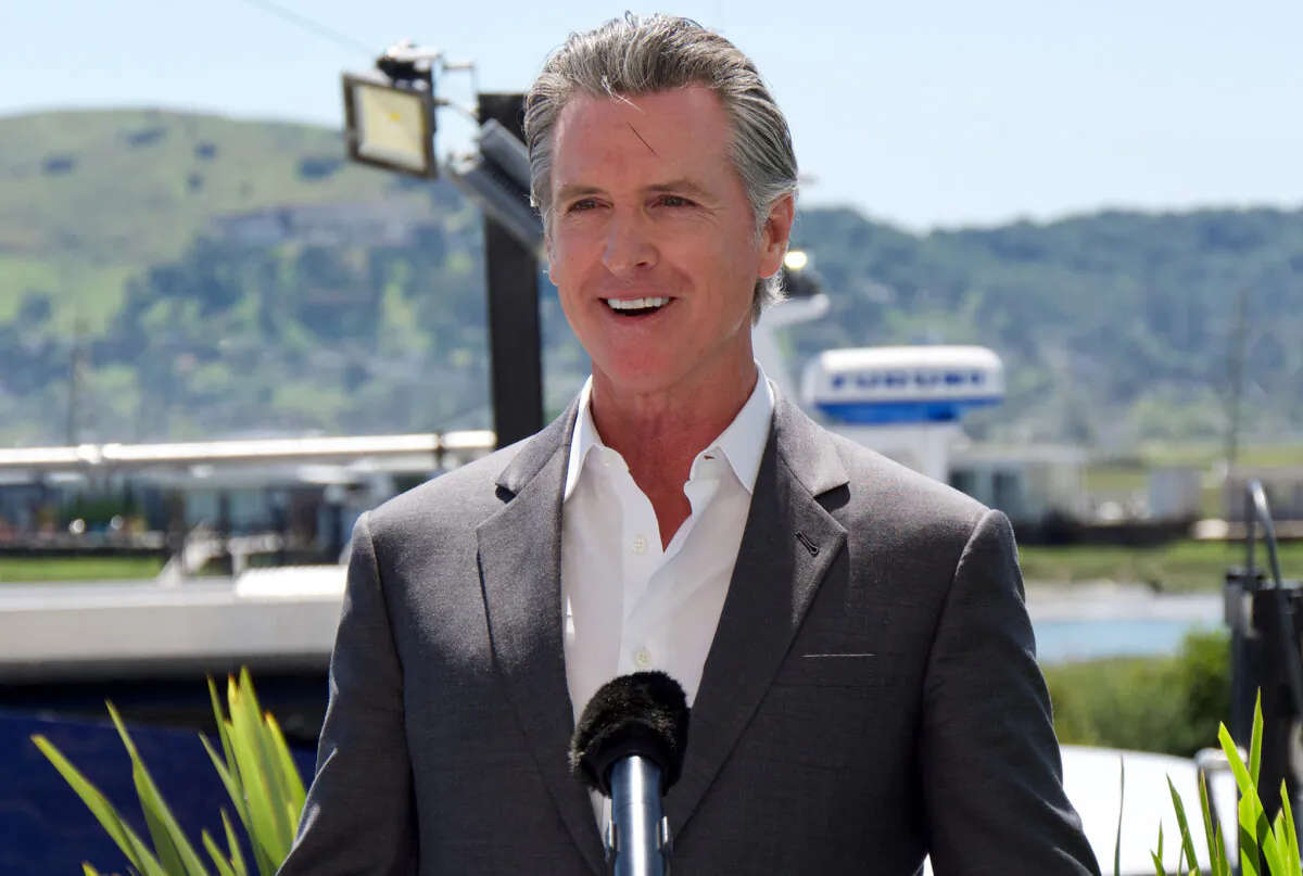 California Governor Gavin Newsom meets with delegates from Norway in Larkspur, Calif., on April 17, 2024. (Travis Gillmore/The Epoch Times)