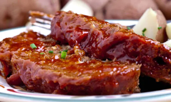 Best Meatloaf Recipe (Tender & Juicy)
