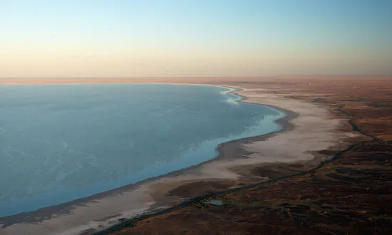 Tourist Ban Floated for Australia’s Biggest Lake