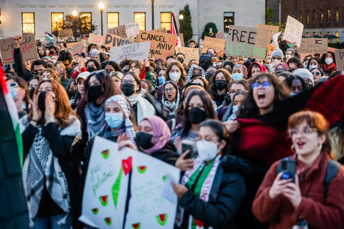 Students participate in a protest in support of Palestine at the Columbia University campus in New York City on Nov. 14, 2023. (Spencer Platt/Getty Images)