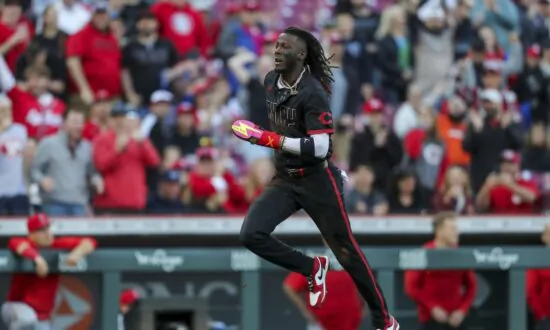 Elly de La Cruz Stars as Reds Rout Angels, Halt Skid