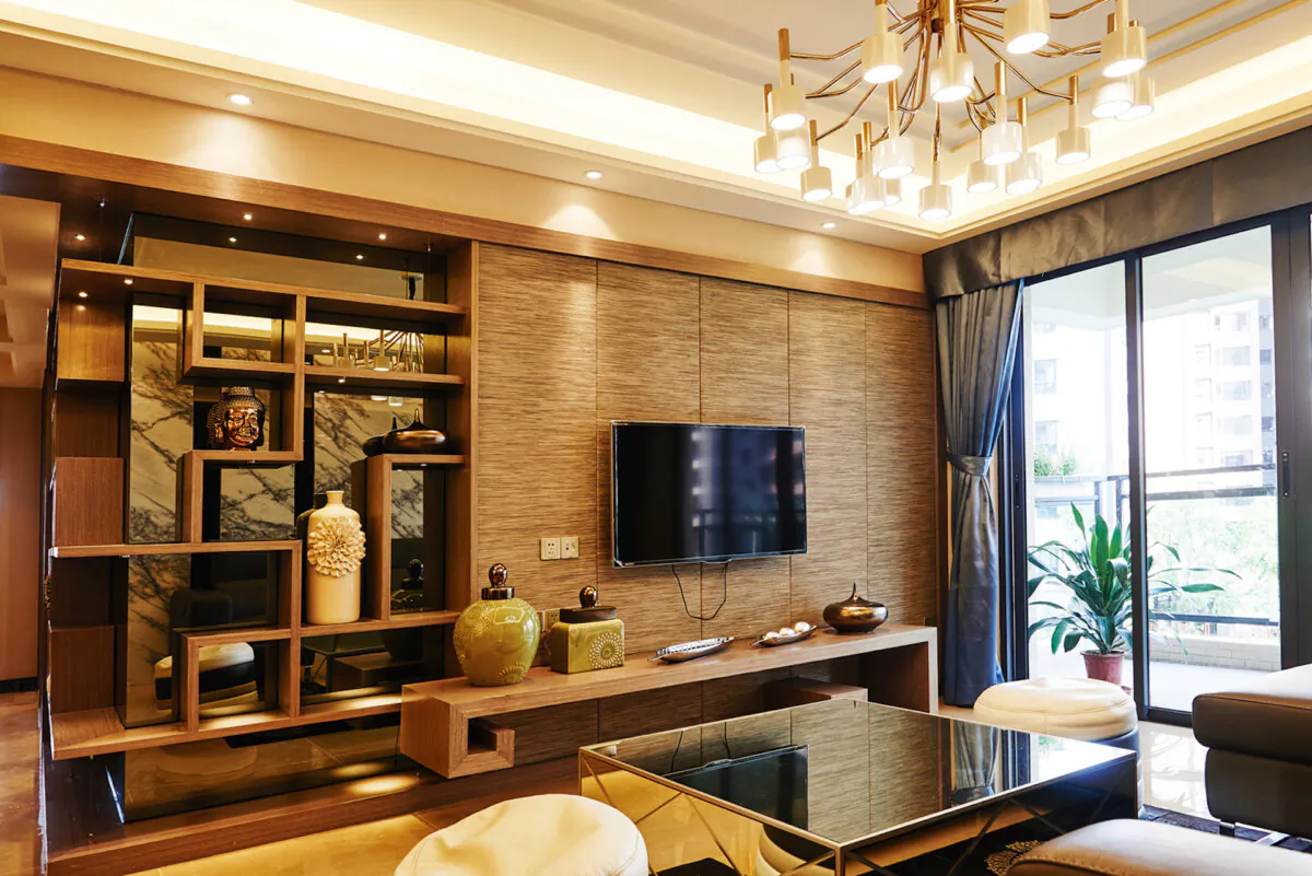 Multiple lighting methods, such as a chandelier and recessed accent lights, can create a splendid and custom look for your home. (Dreamstime/TNS)