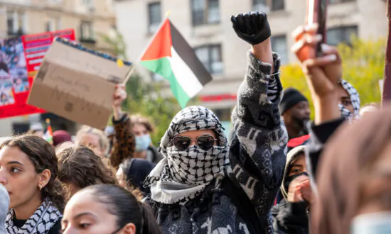 Pro-Palestine Protesters Disrupt Oregon Democrat’s Biggest Fundraising Event