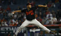 Albert Suárez Resurrects MLB Career With Orioles