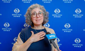 Berlin Theatergoer Appreciates Shen Yun for Connecting ‘How We Belong to Something Bigger’