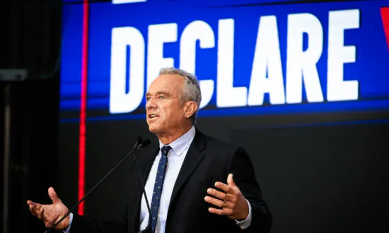 RFK Jr.’s ‘Night of Laughter’ Illustrates Unconventional Fundraising Strategy