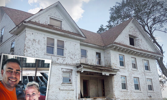 Illinois Couple Save One of the Oldest Houses in Their Town, See It Transformed Into an Incredible Home