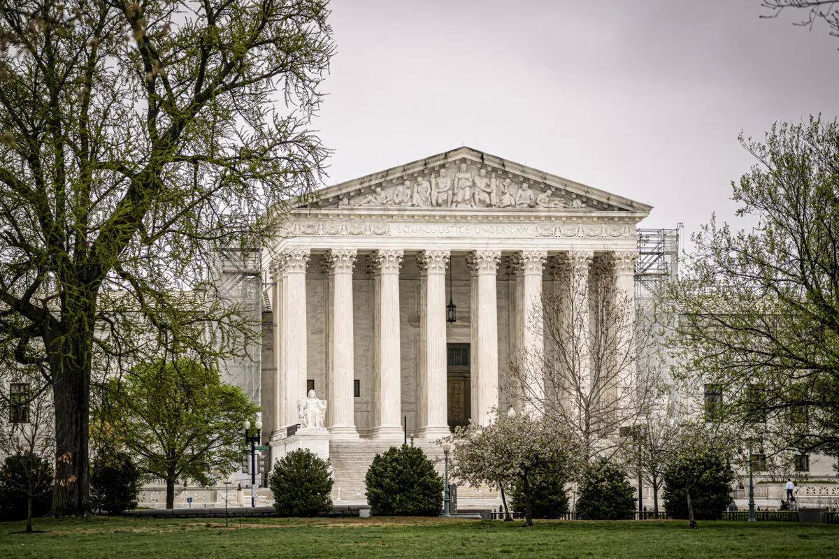 The Supreme Court in Washington on April 2, 2024. (Madalina Vasiliu/The Epoch Times)