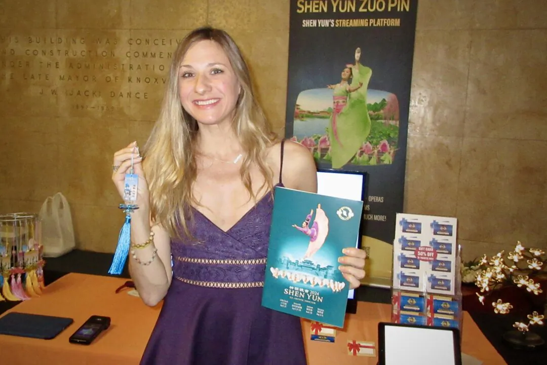 Emily Perkins attended Shen Yun Performing Arts at the Knoxville Civic Auditorium and Coliseum in Knoxville, Tenn., on April 27, 2024. (Roland Ree/The Epoch Times)