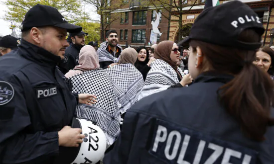 Over 1,000 Protestors Demand Establishment of Islamic State in Germany