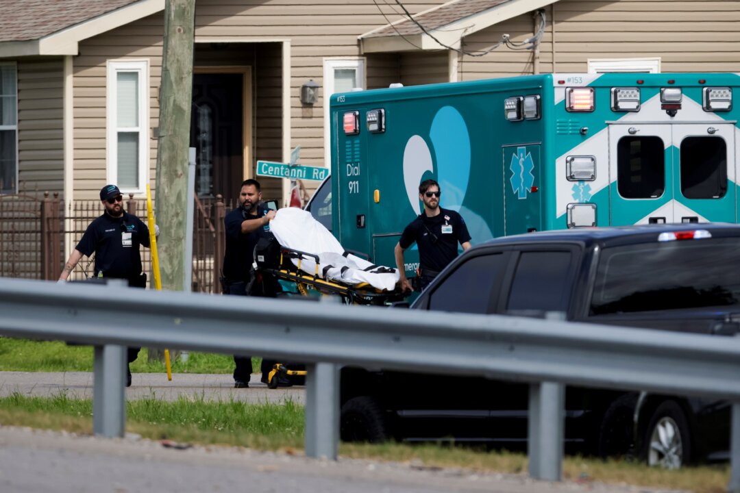 Suspect Killed After 3 Police Officers Wounded by Gunfire in Standoff ...