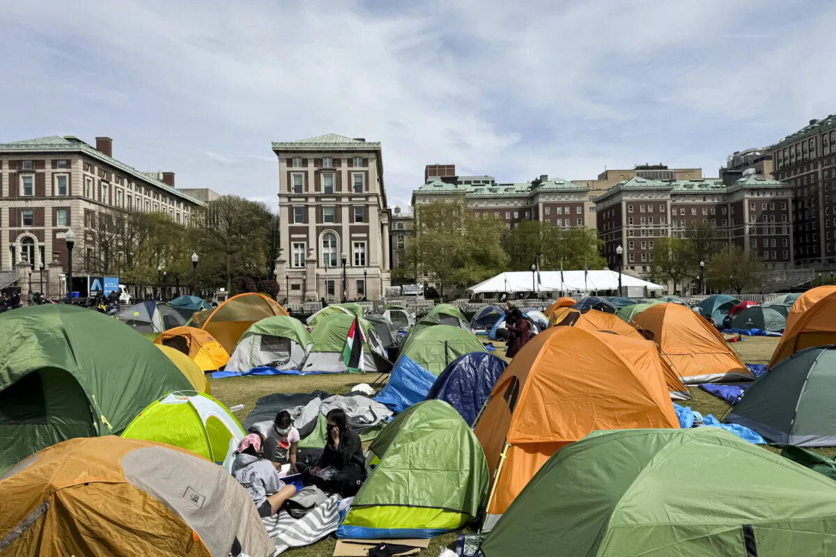 Columbia University students protest the Israel/Gaza conflict at Columbia University in New York City on April 27, 2024. (Emel Akan/The Epoch Times) 