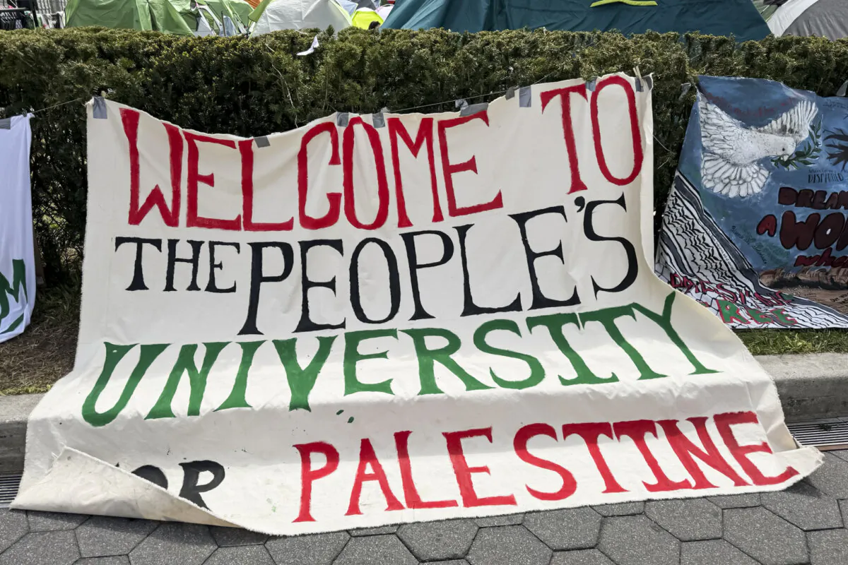 Columbia University students protest the Israel/Gaza conflict at Columbia University in New York City on April 27, 2024. (Emel Akan/The Epoch Times) 