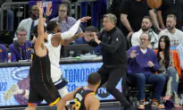 Timberwolves Coach Finch Set for Knee Surgery After Sideline Collision