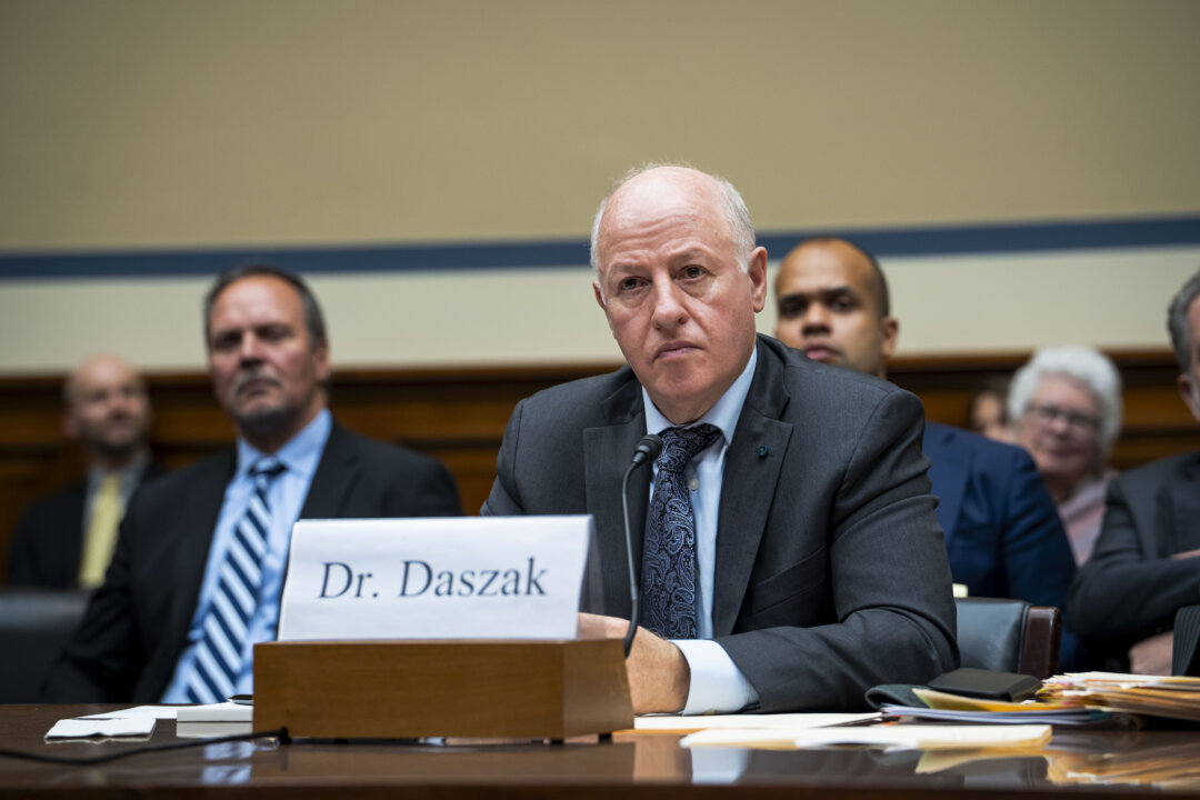 HHS Bars EcoHealth, Peter Daszak From Receiving Federal Funds for 5 Years