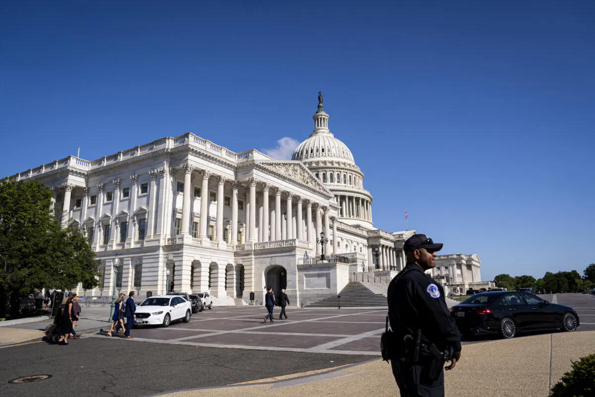 A Capitol police officer near the US Capitol building in Washington on May 1, 2024. (Madalina Vasiliu/The Epoch Times)