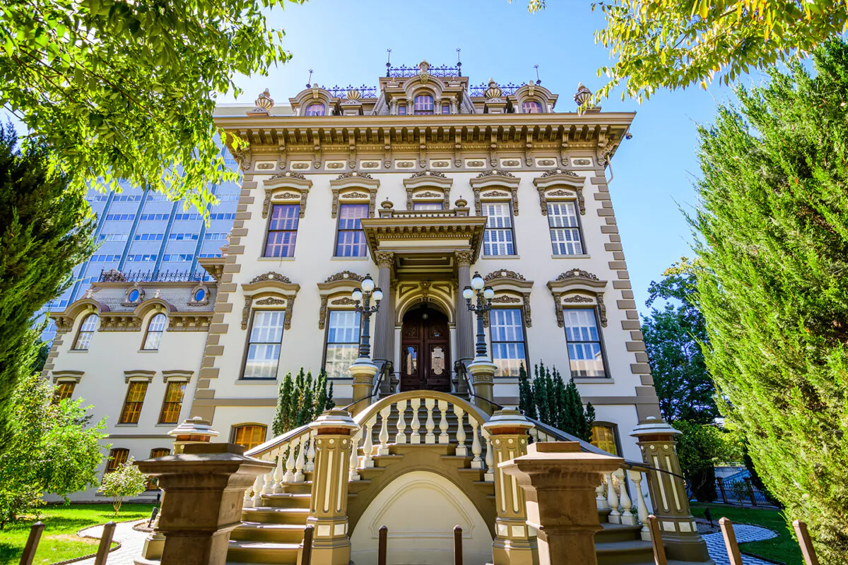 Exterior view of the Leland Stanford Mansion in Sacramento, Calif. (Sundry Photography/Shutterstock)