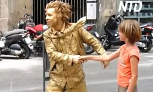Living Statue Street Performer
