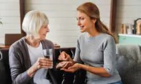 Alleviate Joint Symptoms With Viartril-S: Precautions for 3 Specific Groups
