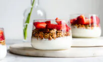 Strawberry Yogurt Parfaits