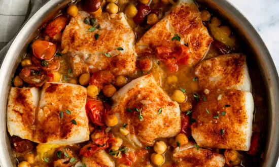 Baked Cod With Tomatoes and Chickpeas