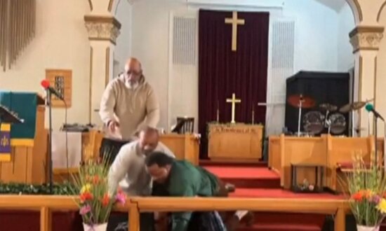 Video: Man's Attempt to Shoot Pennsylvania Pastor Fails as Gun Does Not Fire