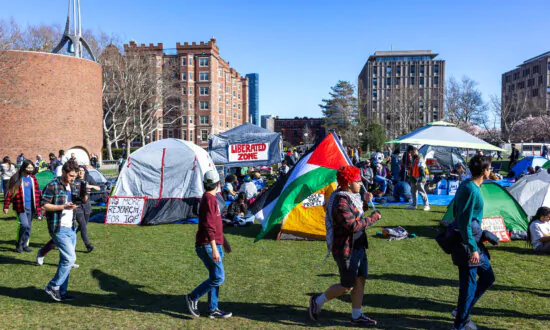 University of Arizona Thwarts Pro-Palestinian Protesters’ Attempt to Seize Graduation Venue