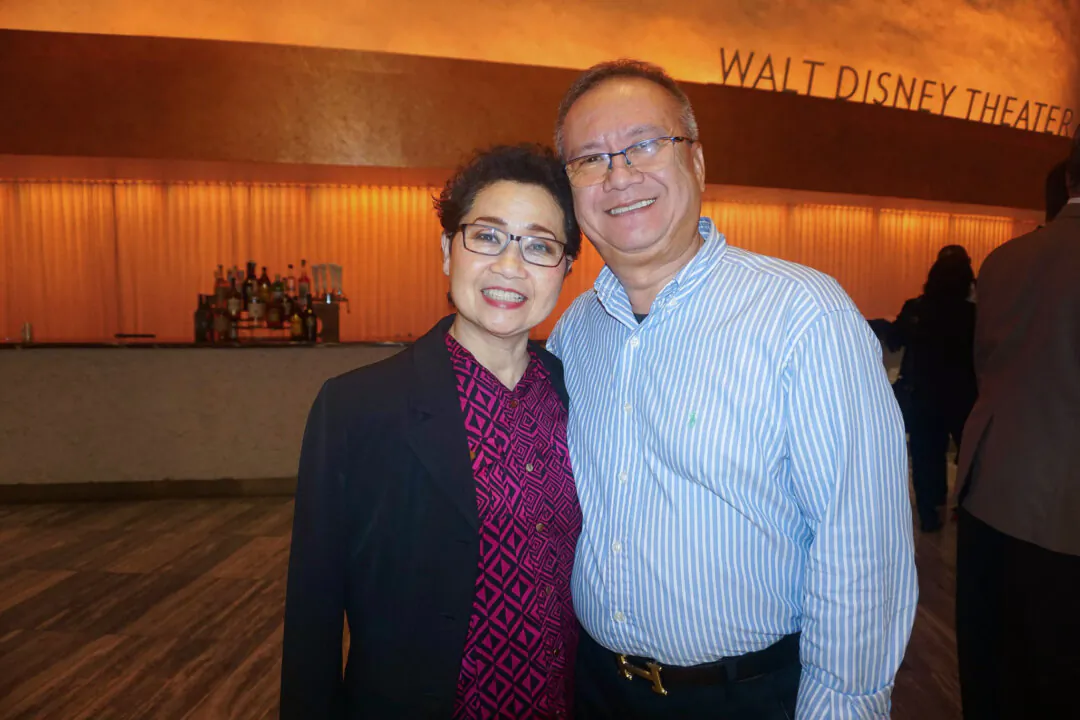 Ron and Theresa Lonoza enjoyed Shen Yun's evening performance at the Dr. Philips Center for the Performing Arts on May 8, 2024. (Yeawen Hung/The Epoch Times)
