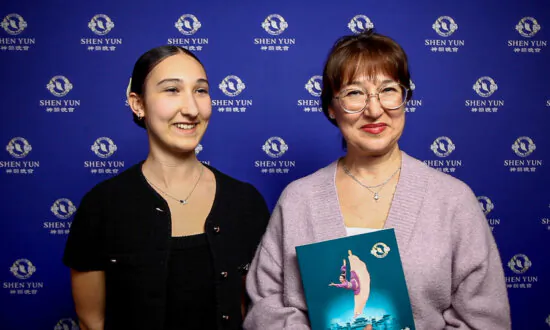 Duisburg Ballet Dancer Says Shen Yun Is ‘Really Wonderful’