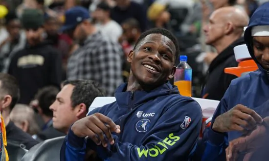 Wolves Bring 2–0 Lead on Nuggets Into Wild Night at Target Center. Knicks, up 2–0, Brace for Pacers