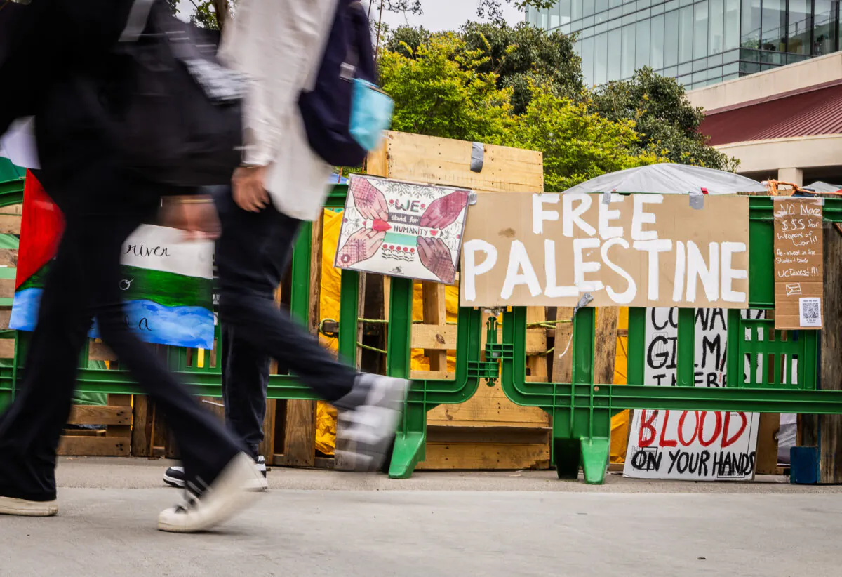 Students at University of California–Irvine protest against the Israel-Hamas conflict in Irvine, Calif., on May 2, 2024. (John Fredricks/The Epoch Times)