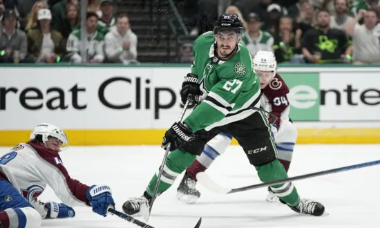 Miro Heiskanen Scores 2 Power-Play Goals and Stars Beat Avs 5–3 in Game 2 to Even Series