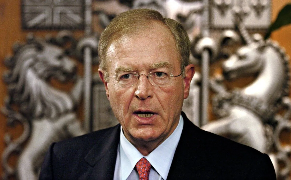 Mr. Peterson, then-Minister of International Trade, speaks during a press conference in Toronto, Mar. 31, 2005. (The Canadian Press/Aaron Harris)