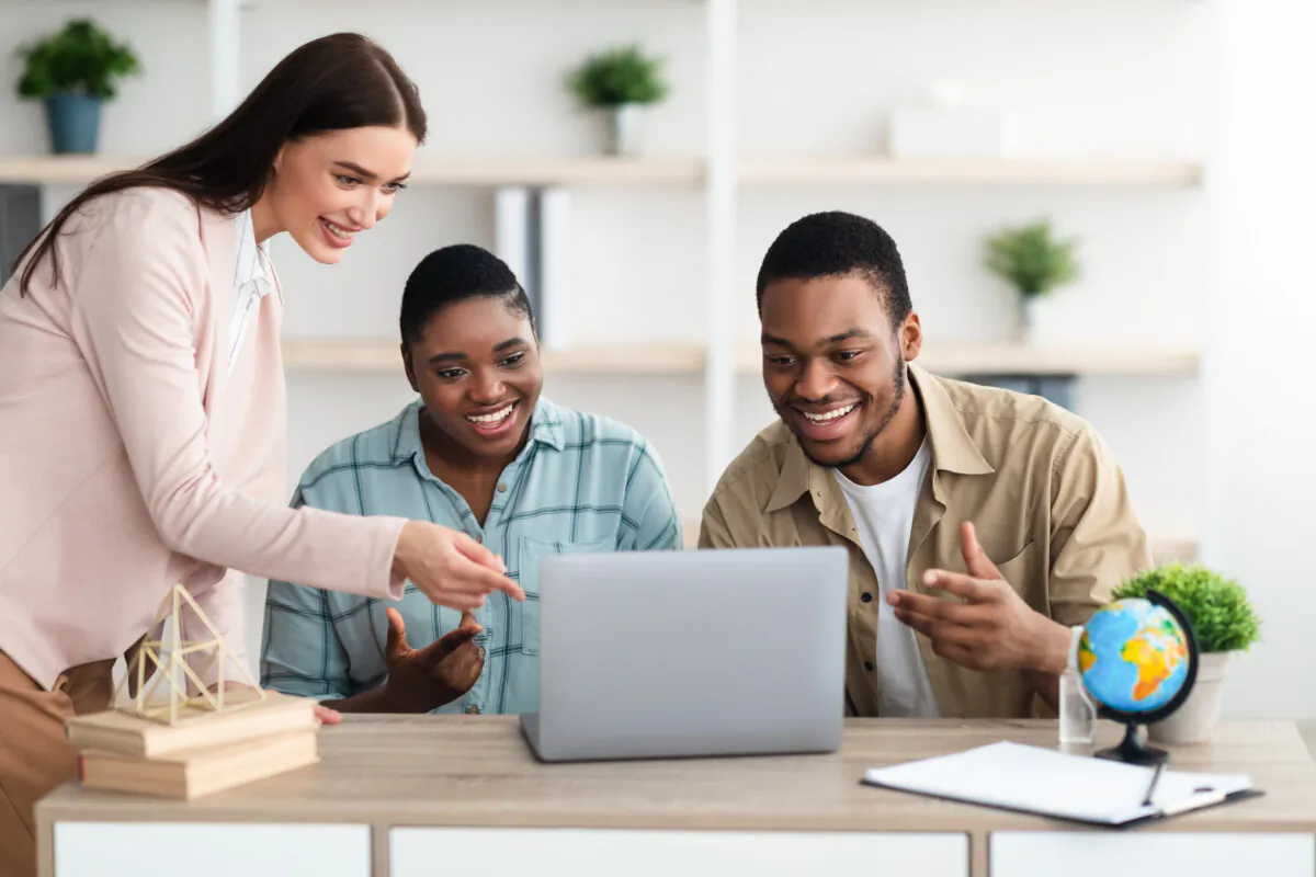 Some travelers find it hard to trust travel agents or advisers because they worry about being charged a lot of money for using their services. (Dreamstime/TNS)