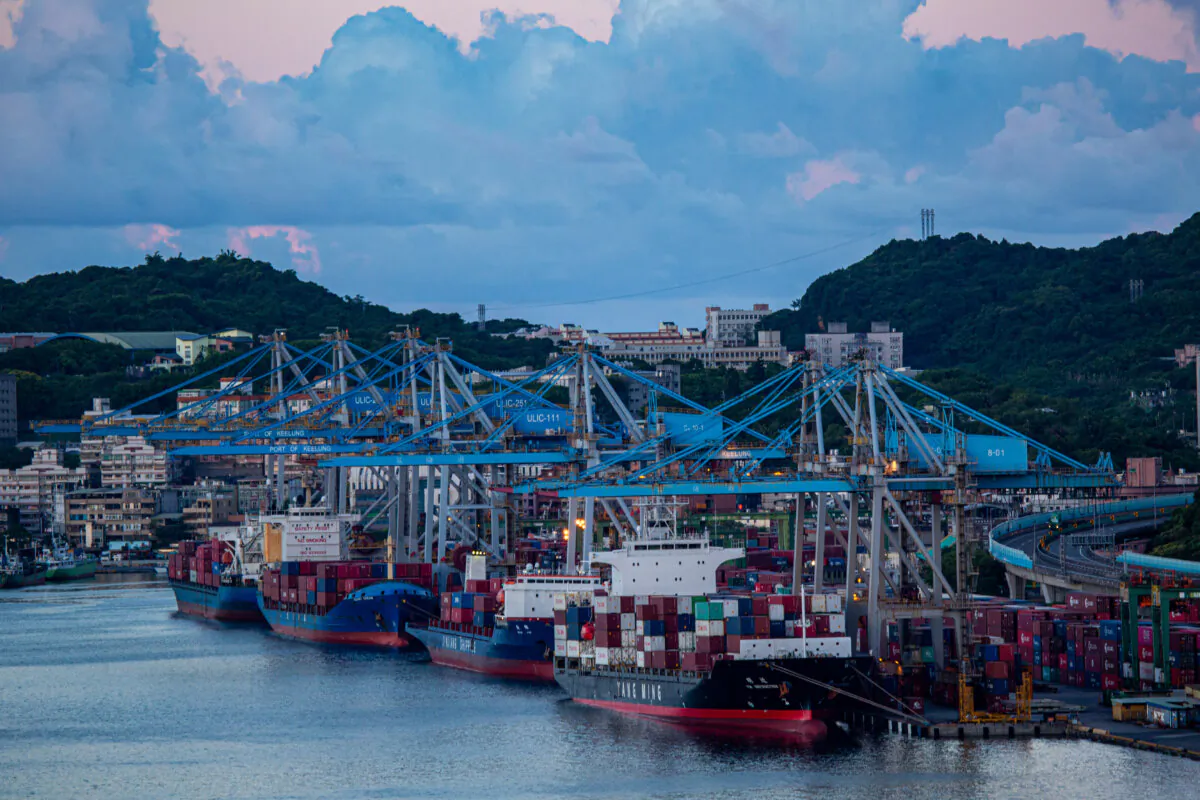 Cargo ships are seen at a harbour in Keelung, Taiwan, on Aug. 07, 2022. (Annabelle Chih/Getty Images)