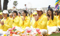 Hundreds Join 25th Celebration of Falun Dafa Day at Santa Monica Beach