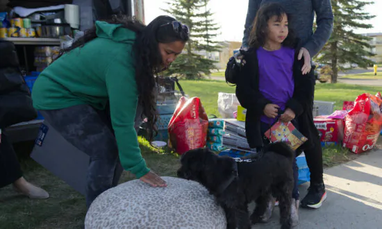‘Tight-Knit’ Communities Rally to Help Grateful Fire Evacuees in Northern BC, Alberta, Manitoba