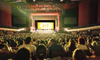 Mexico Theatergoer: Shen Yun Is a Gift for the Soul