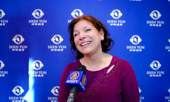 Shen Yun Brings Audience Member to Tears ‘Because It Was so Beautiful’