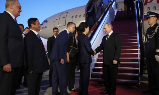 Putin’s ‘Golden Billion’ for Communist China