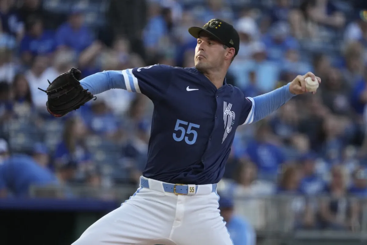 Cole Ragans (55) of the Kansas City Royals throws a pitch in the first inning against the Oakland Athletics in Kansas City on May 17, 2024. (Ed Zurga/Getty Images)