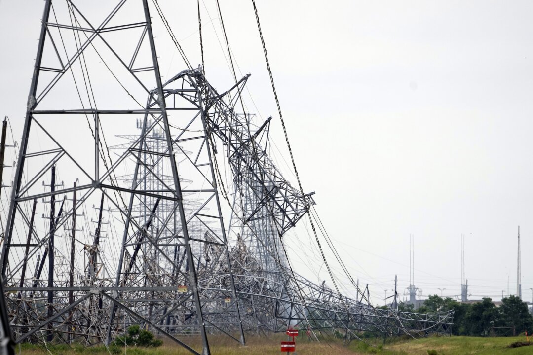 Thousands Without Power in Houston as Thunderstorms Roll Through Texas ...