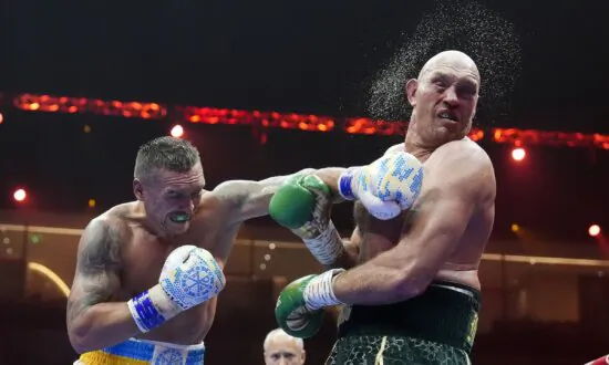 Oleksandr Usyk Beats Tyson Fury by Split Decision to Become the Undisputed Heavyweight Champion