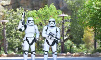 Disneyland Performers Vote to Unionize