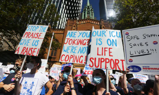 Nurses Continue Action After Rejecting Renewed Pay Deal